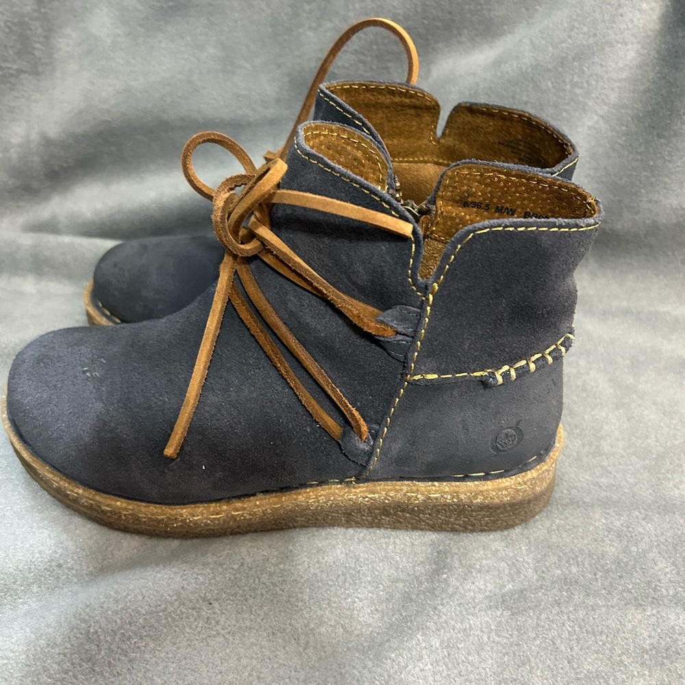 Born Suede Ankle Boots with rawhide Laces - side zipper - Picture 2 of 8